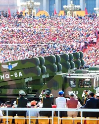 阅兵出现重大失误？导弹挂反、字打错，央视曝真相，涉及82名英烈